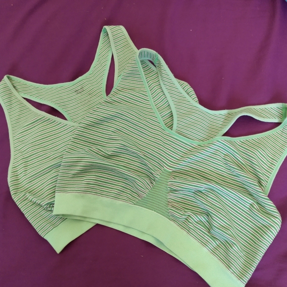 2 Stripped racer back sports bras - Picture 1 of 3
